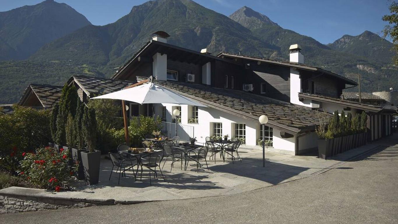 Hotel Village