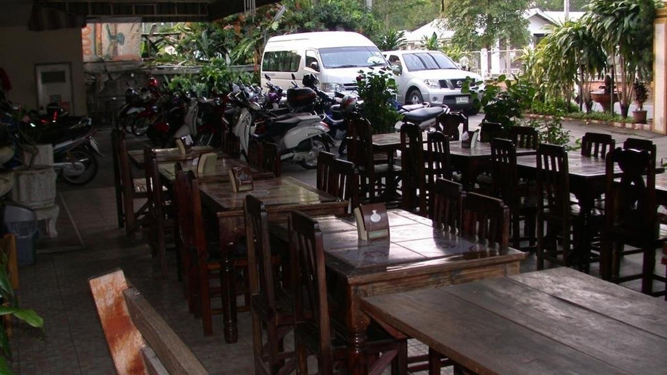 Inthanin Hotel