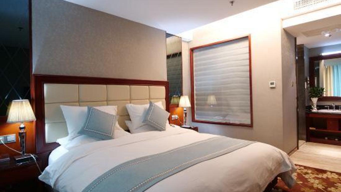 Dandong Jiangbin International Hotel (Yalu River Broken Bridge Scenic Spot Railway Station Branch)