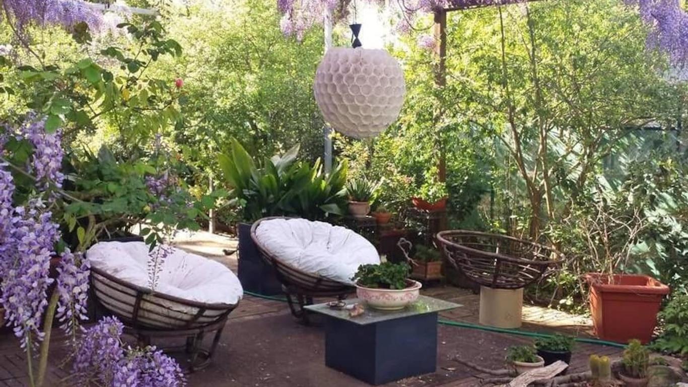 Teapot House