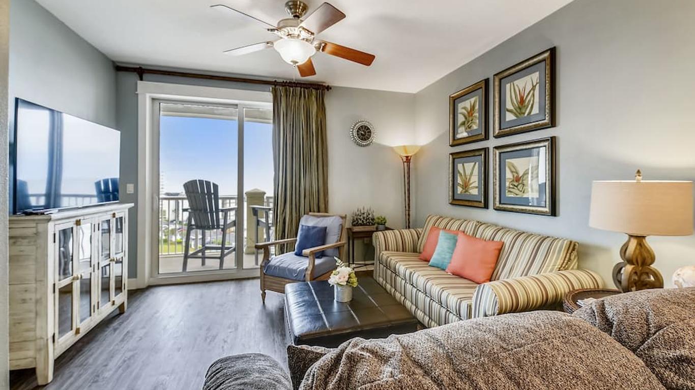 Grand Panama Beach Resort by Book That Condo
