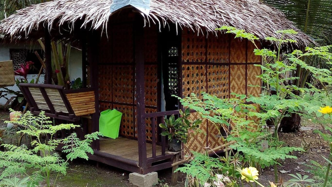 Batuan Hammock Hostel