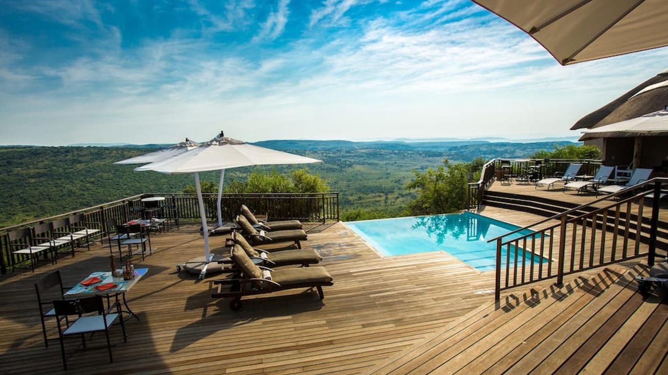 Umzolozolo Private Safari Lodge