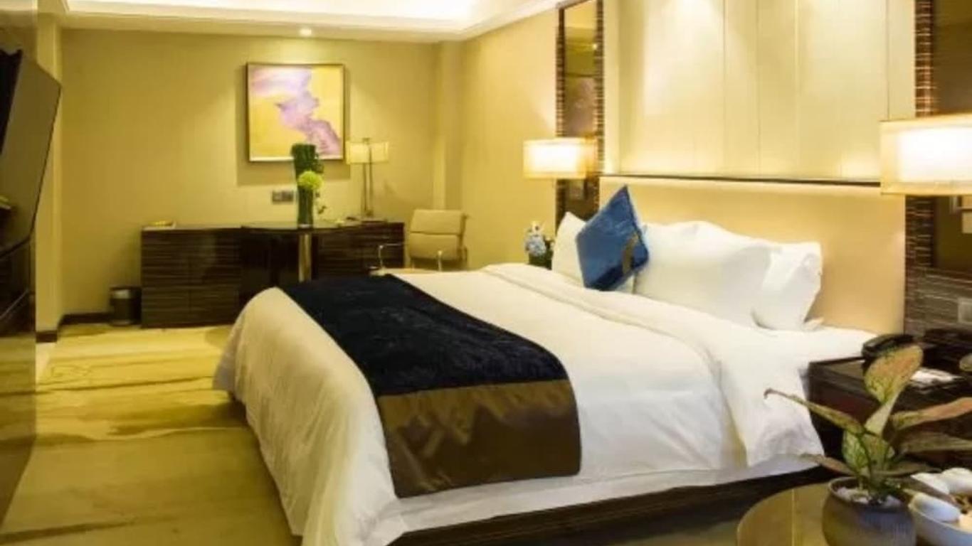 Ease World Hotel