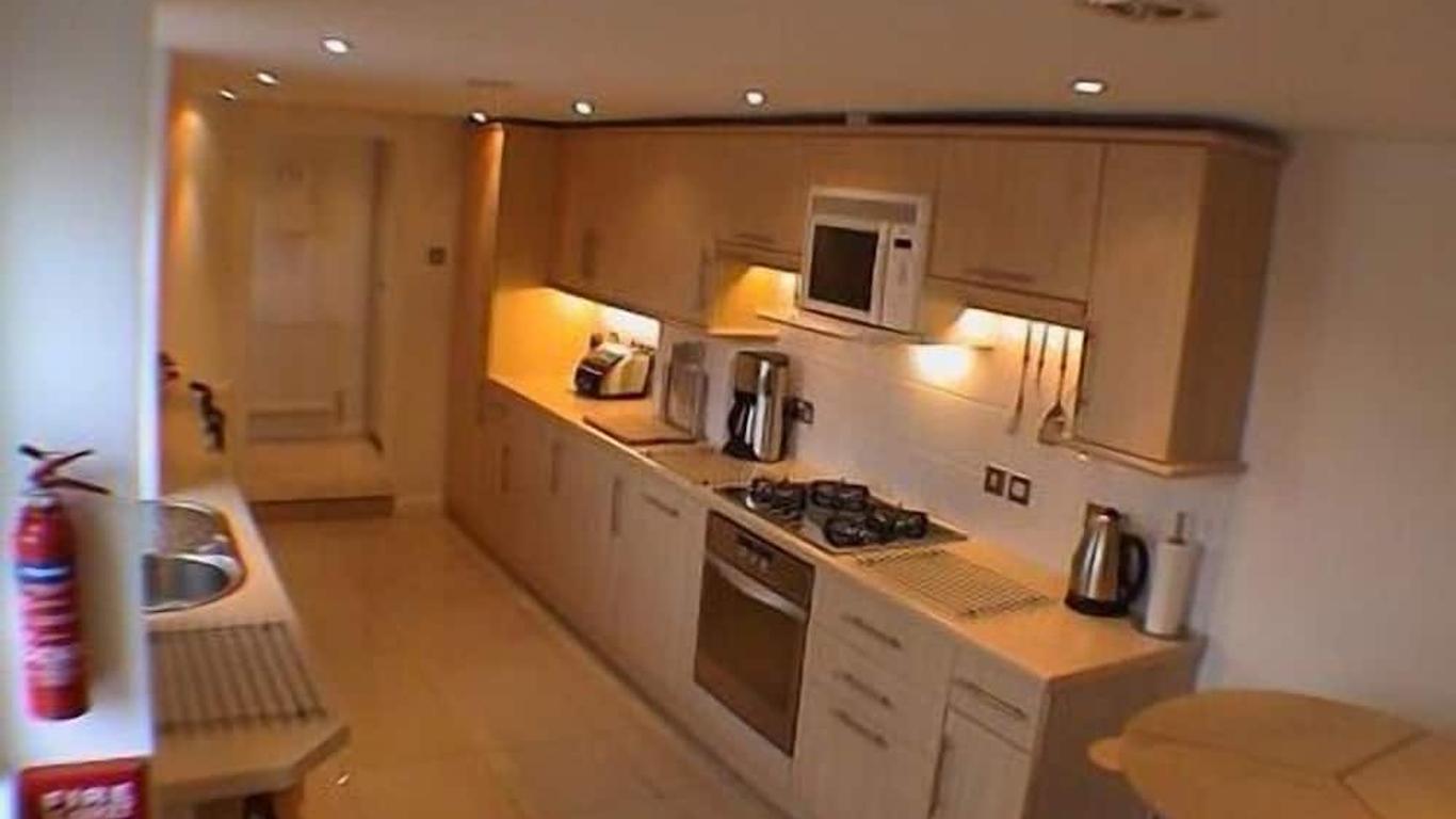 Earle House Serviced Apartments