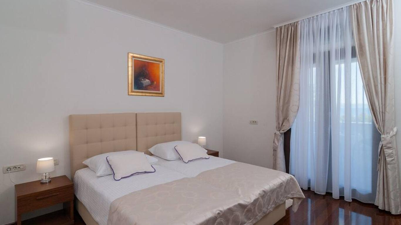 Luxury Rooms Near the Beach