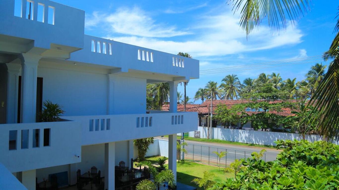 Aurora Hotel