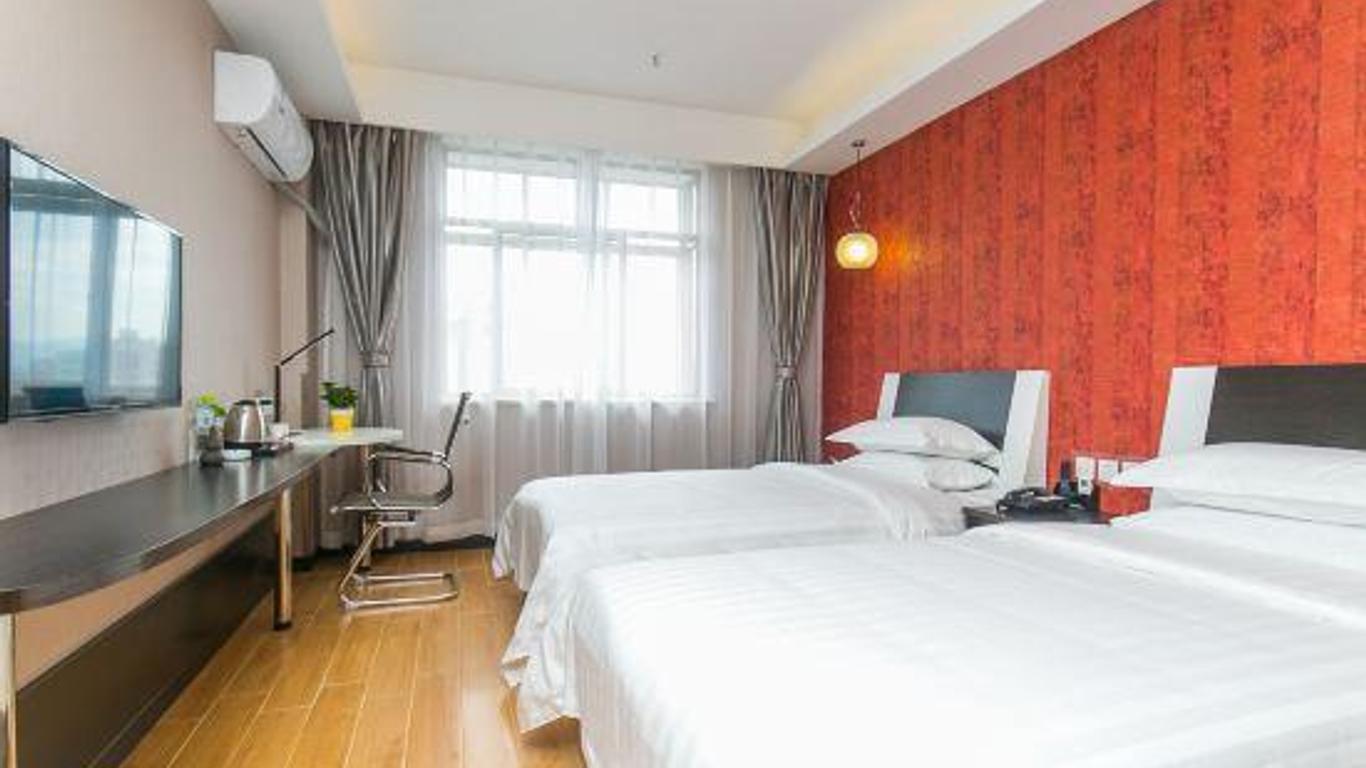 Yunshang Siji Chain Hotel Jinghong Manting Park