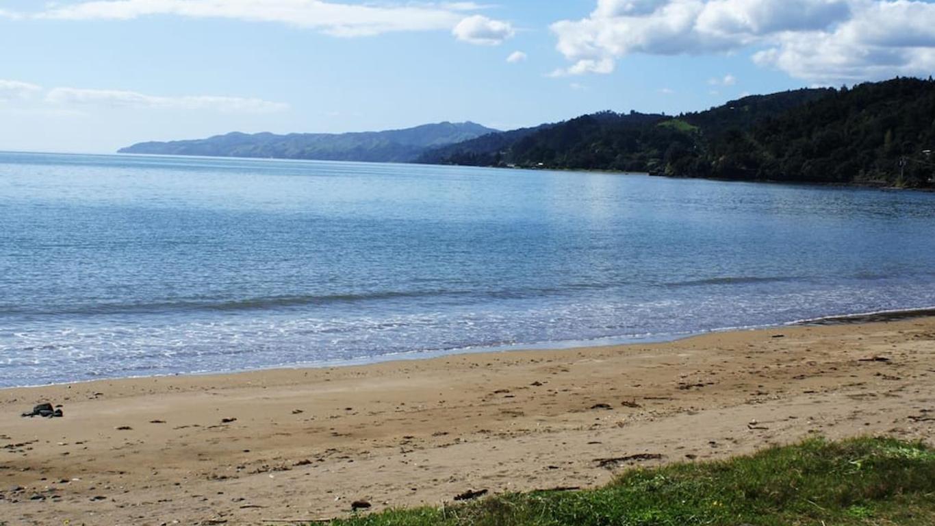 Te Puru Beach Lodge