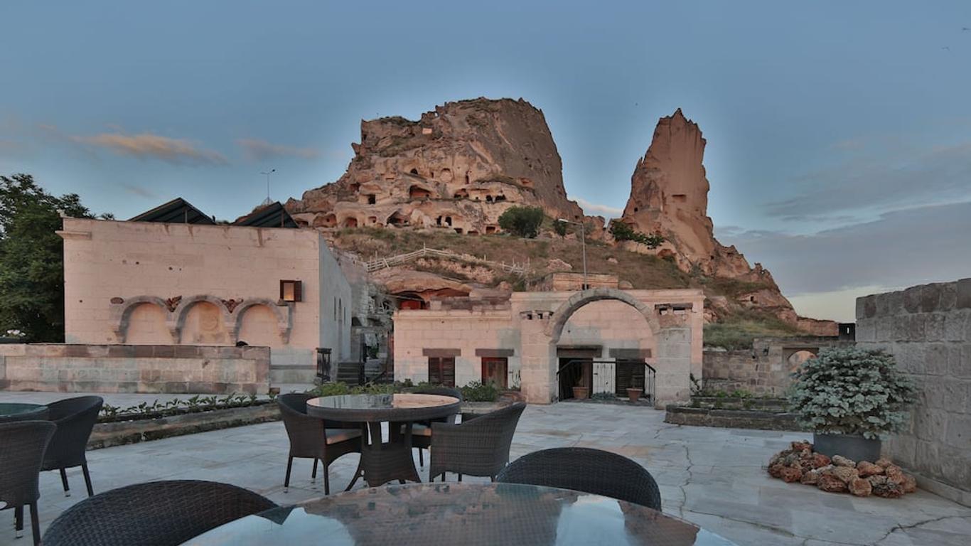 Romance Cave Suites
