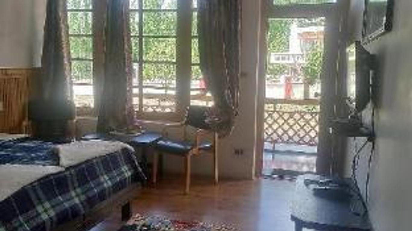 Hotel Naro