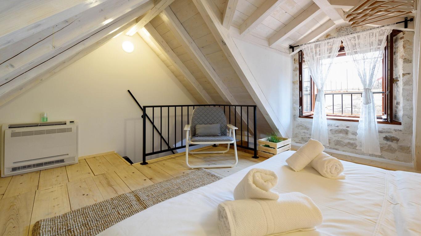 Apartments & Rooms Tiramola - Old Town