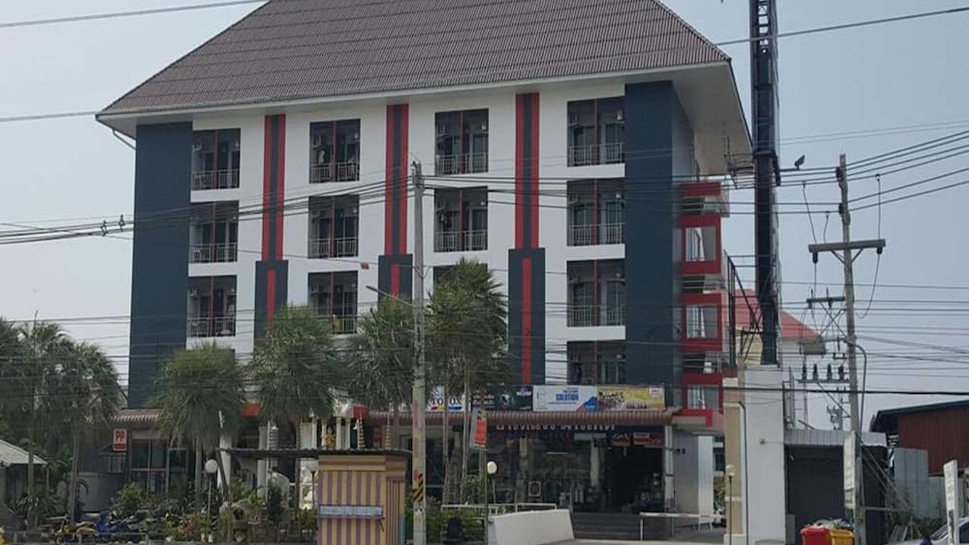 Thanarom Place
