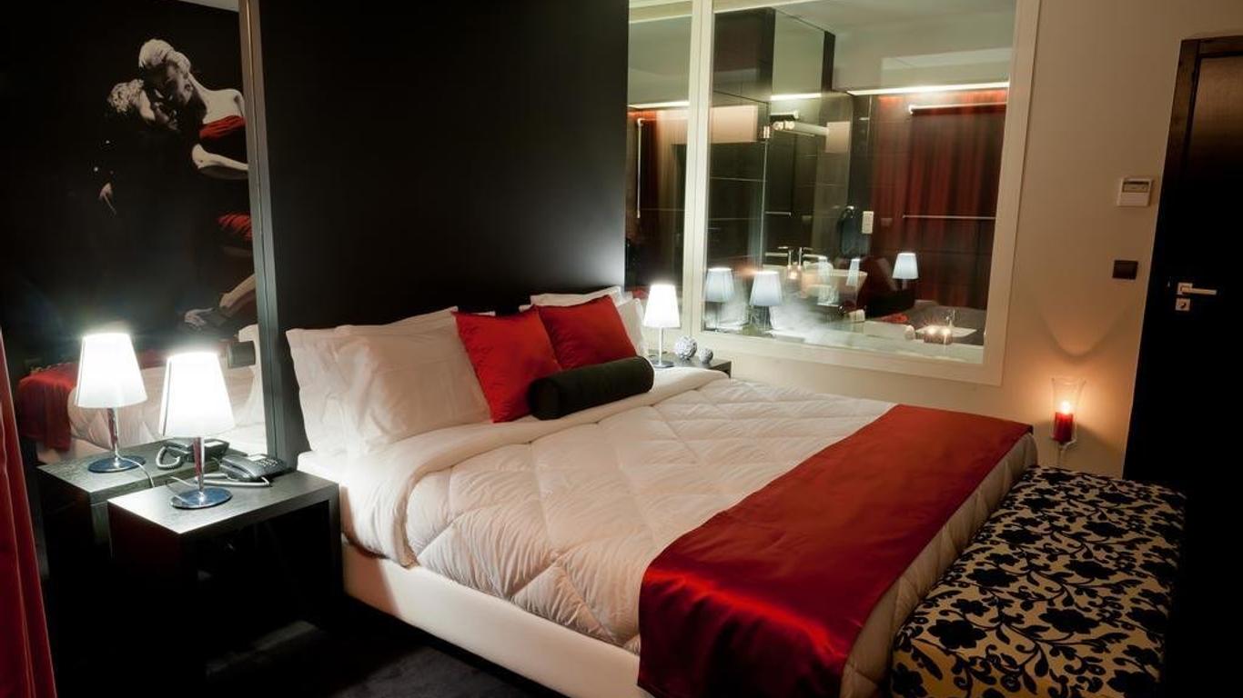 Vinyl M Hotel Design Inn