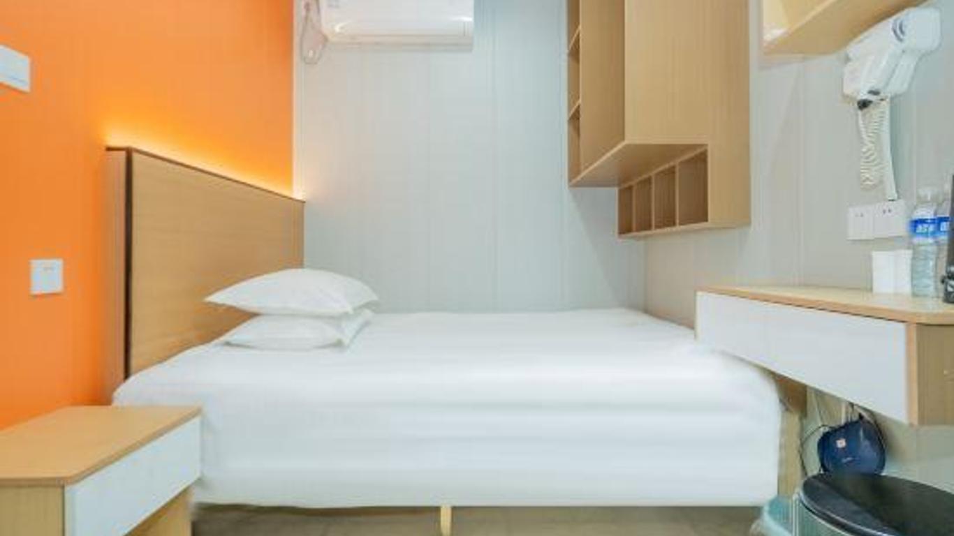 Puhua Hotel