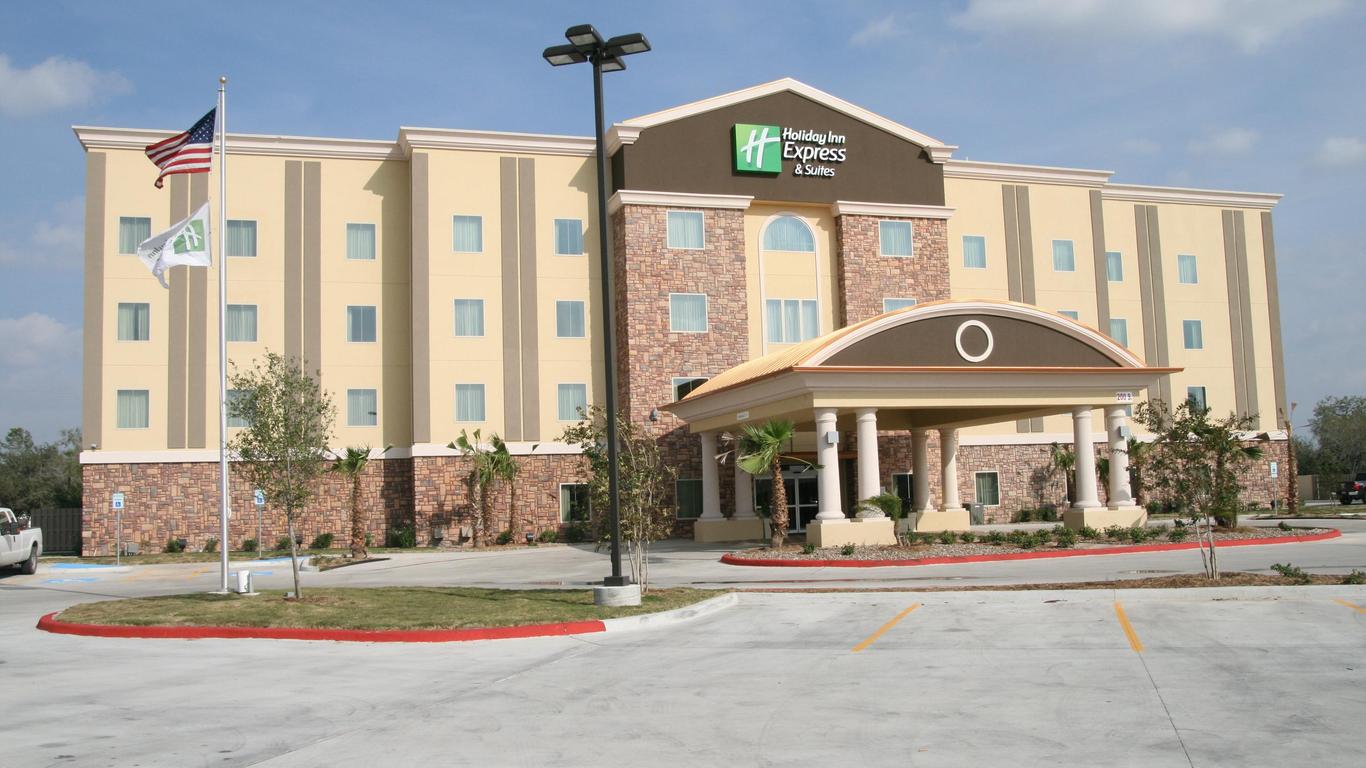 Holiday Inn Express & Suites George West