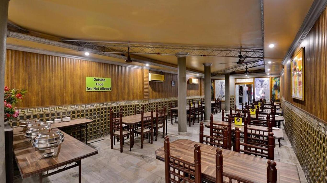 Oyo 966 Hotel Sallow International