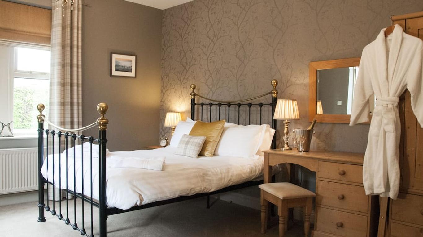 The Poplars Rooms & Cottages