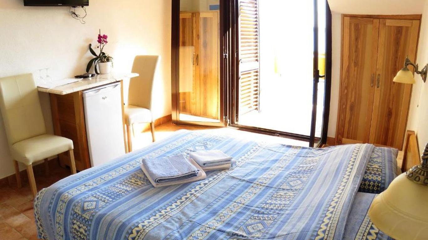 Rooms Figarola