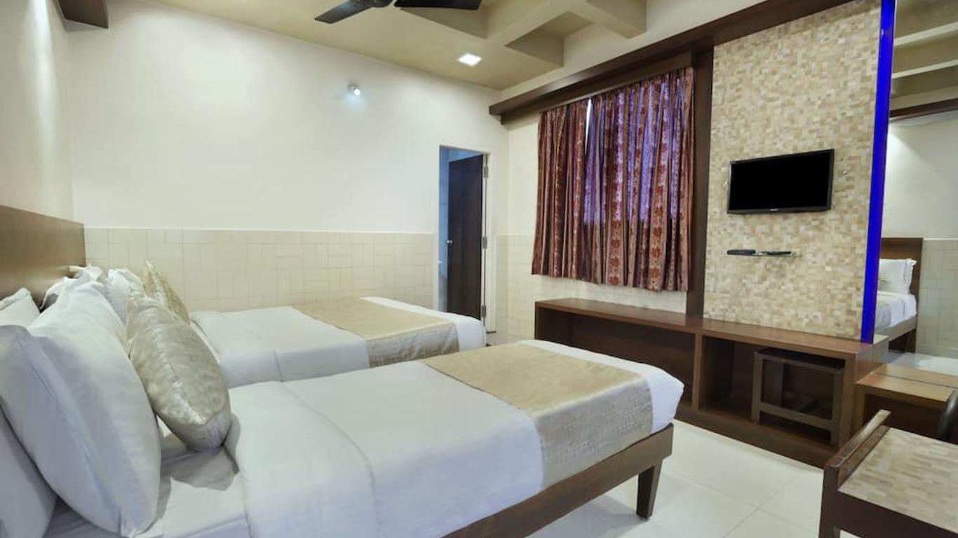 Mannars Deluxe Lodge