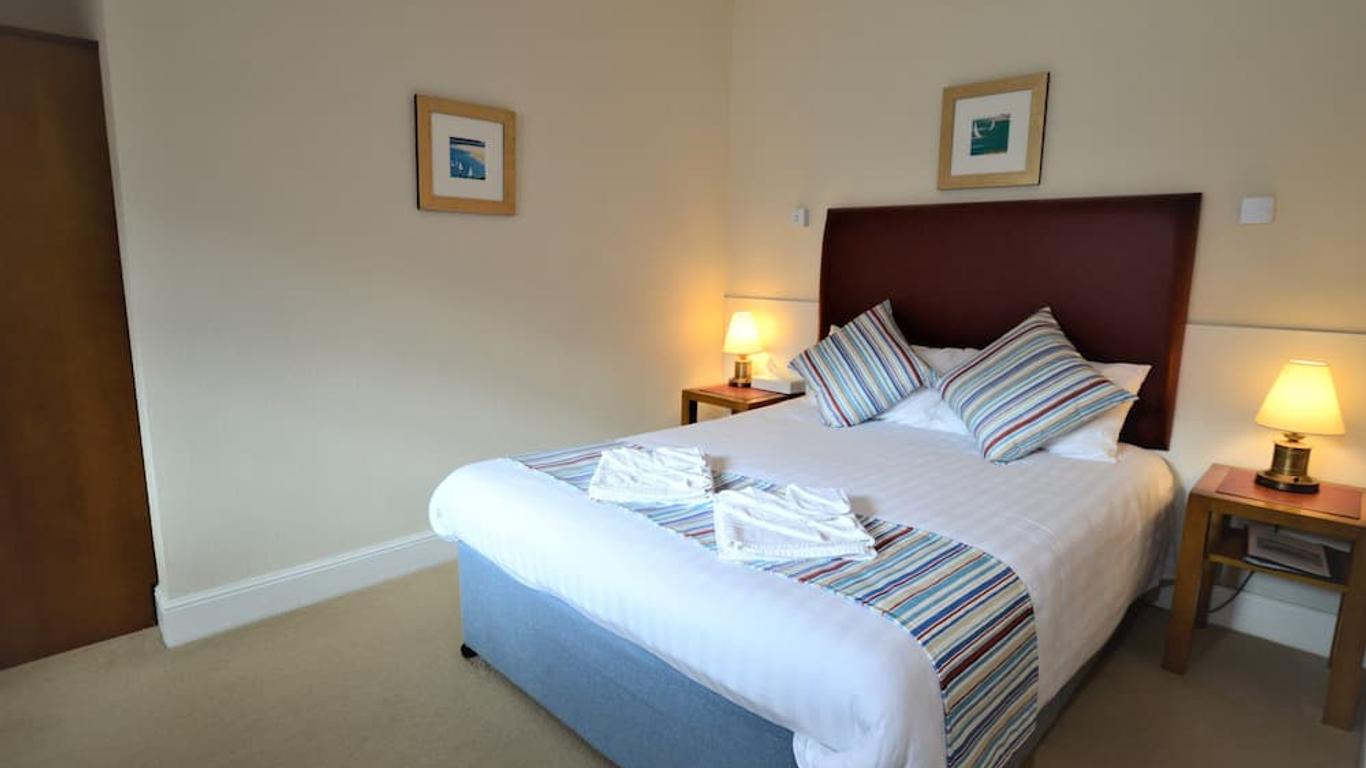 Pink Beach Guest House