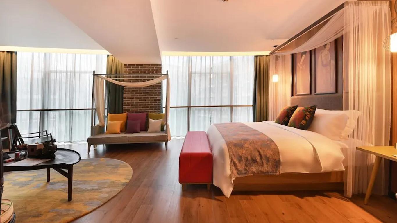 Mehood Lestie Hotel