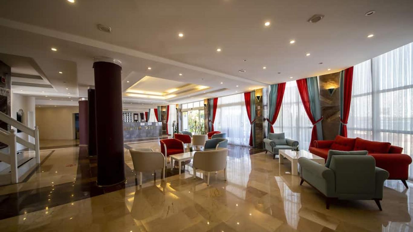 Iyonya Hotel