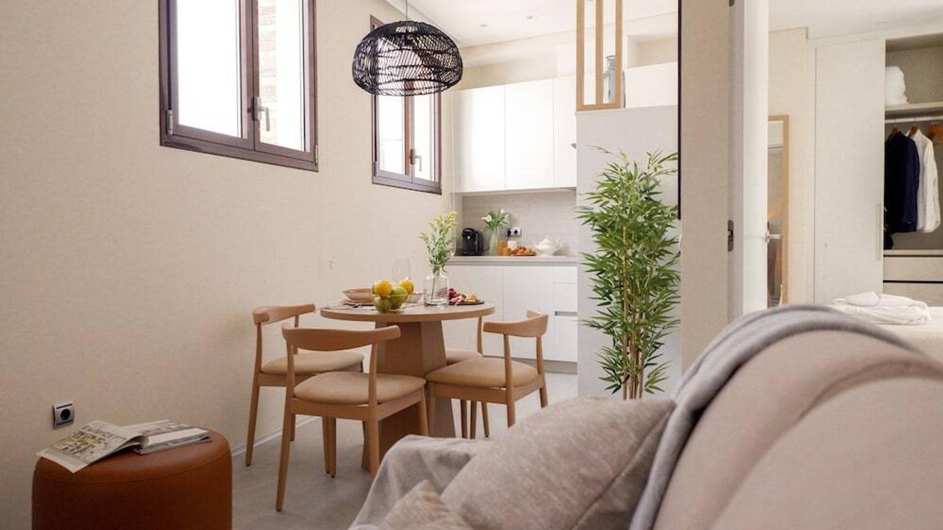 Grand Luxe Hostel
