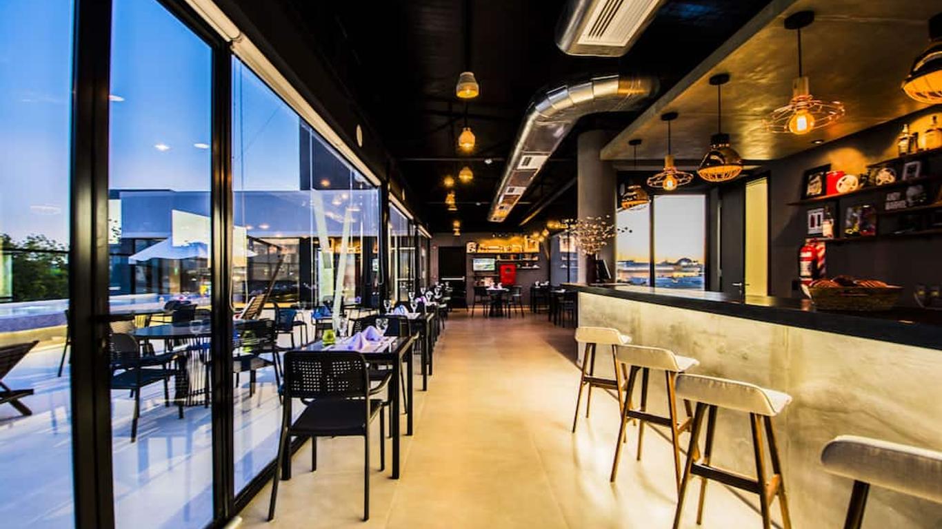 Five Hotel & Residences