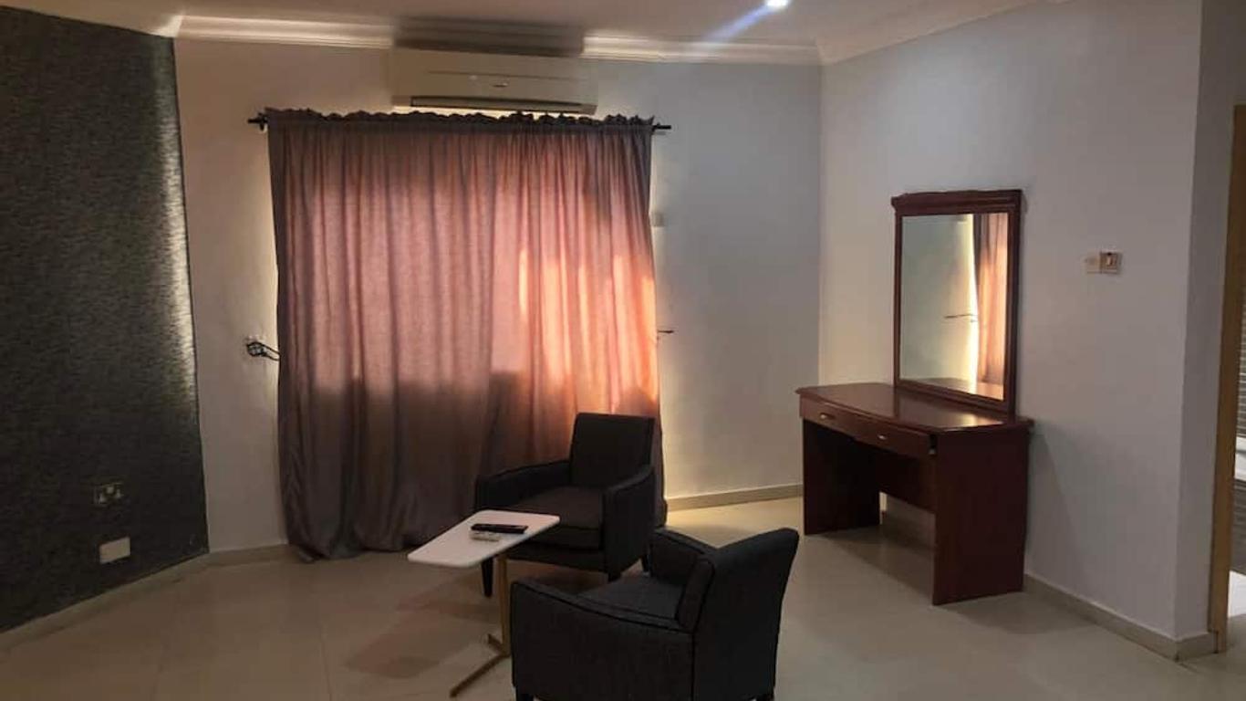Solitude Hotel Yaba