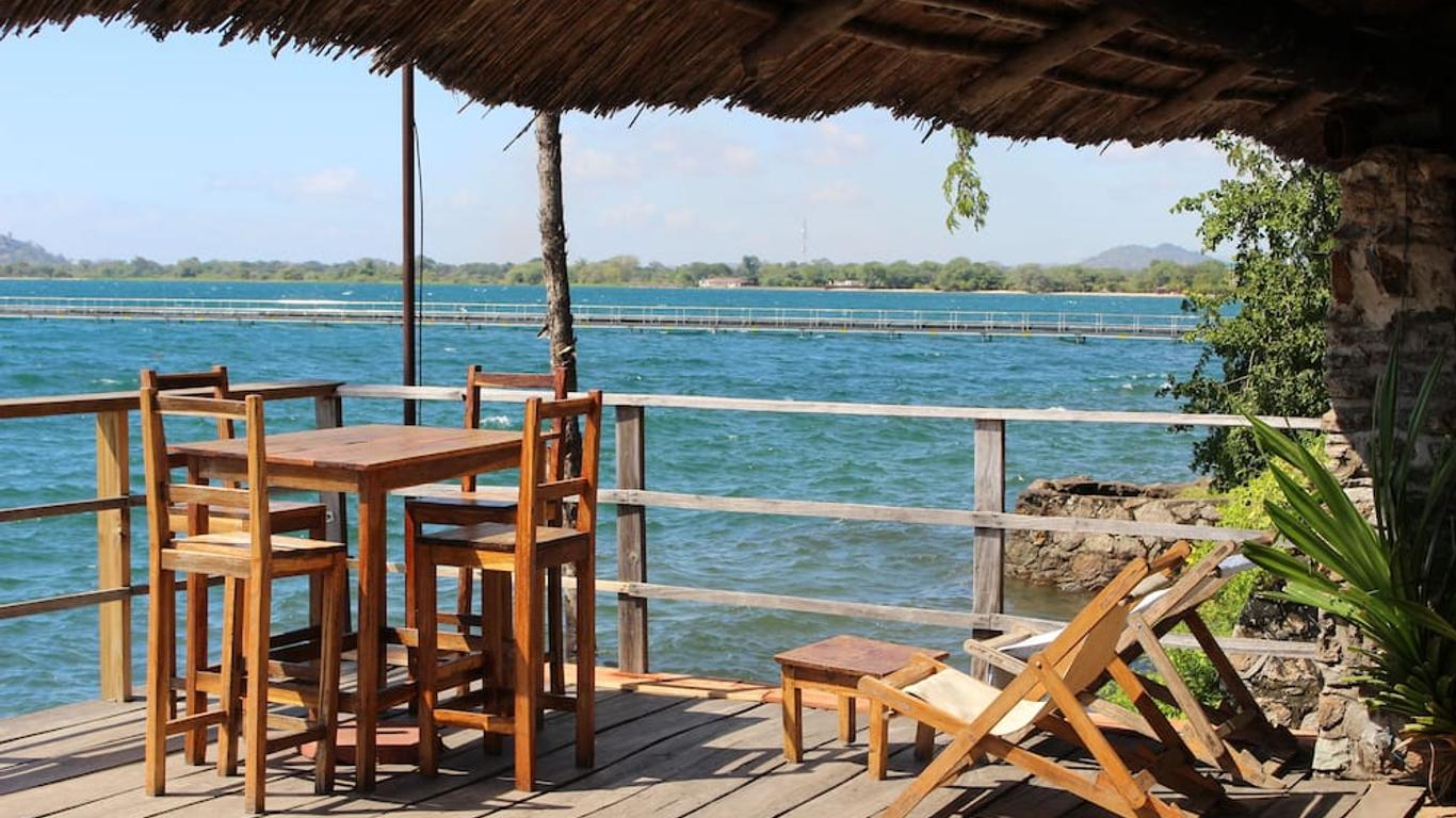 Nkhudzi Beach Lodge