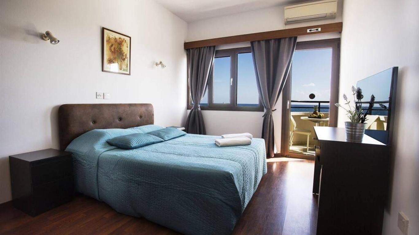 Pigeon Beach Hotel Apartments