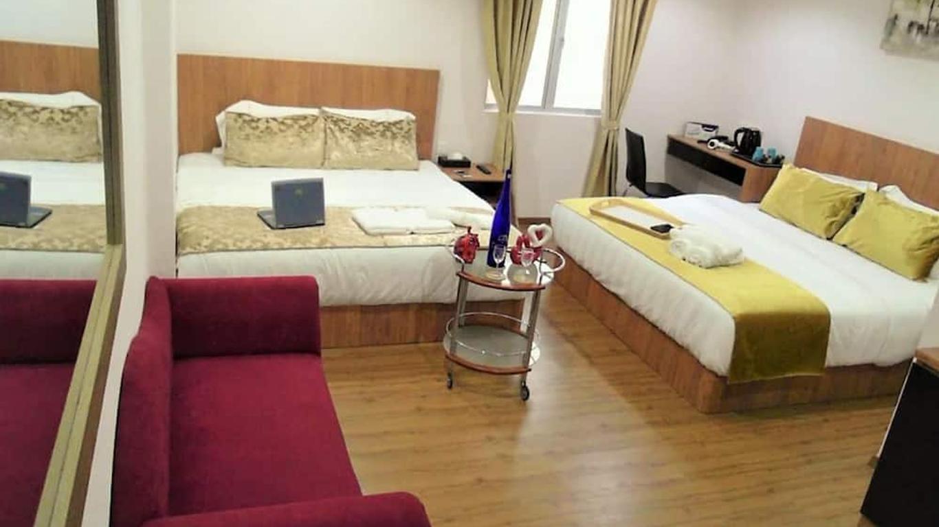 Royale Hotel