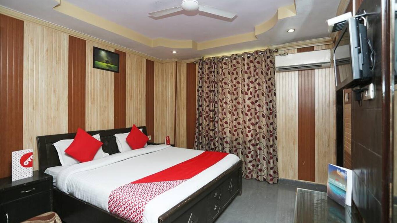 Oyo 10592 Hotel Ganga Palace