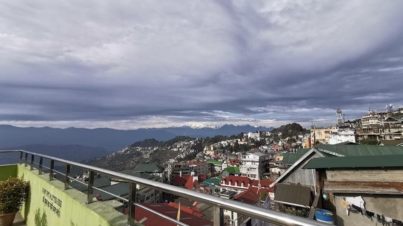 Hotel Pink Mountain