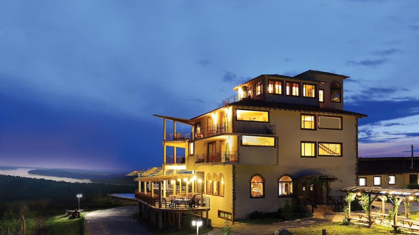 Seven Generations Winery Hotel