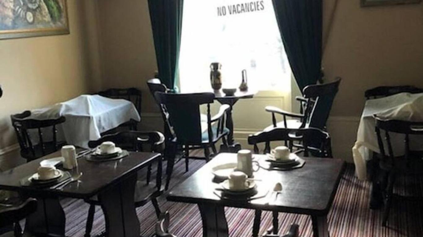 Crown Guesthouse