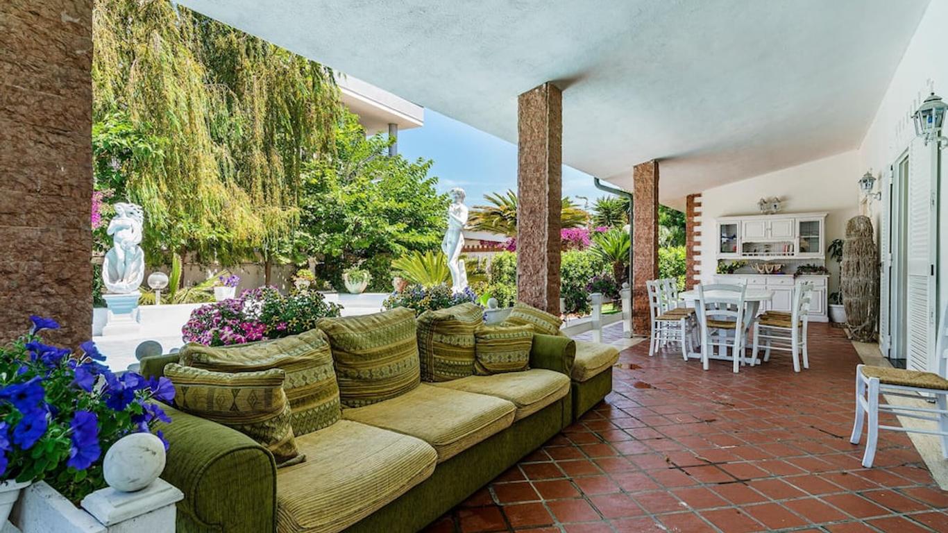Awesome Home In Fiumicino With Jacuzzi
