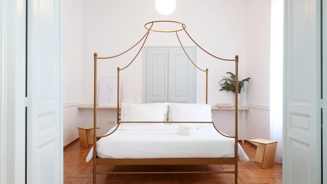 Live in Athens, Thiseio Historic House