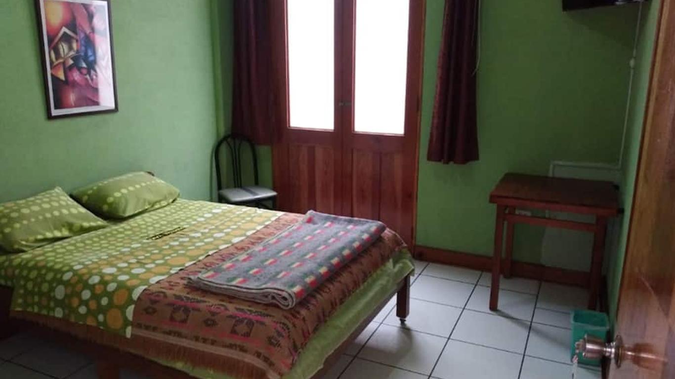 Yaki Hostel