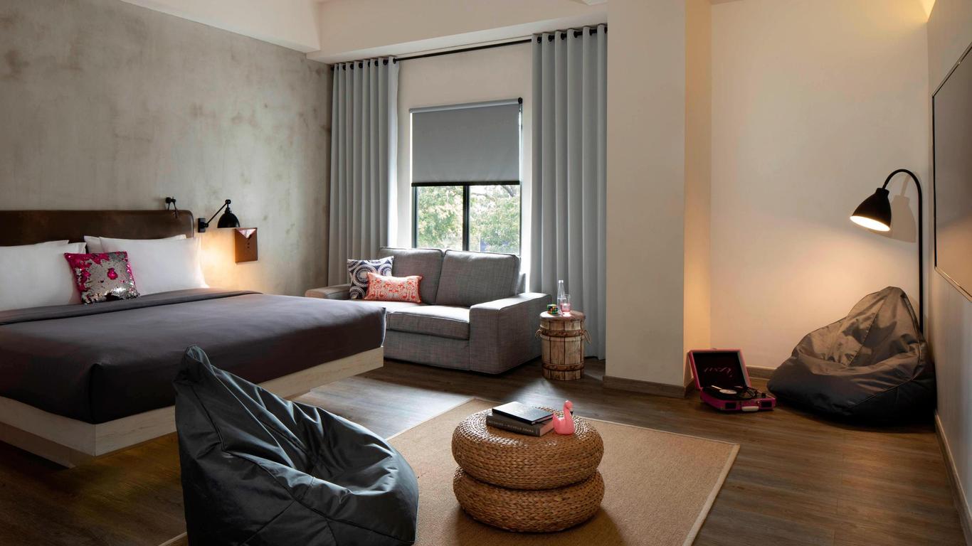 Moxy Bandung