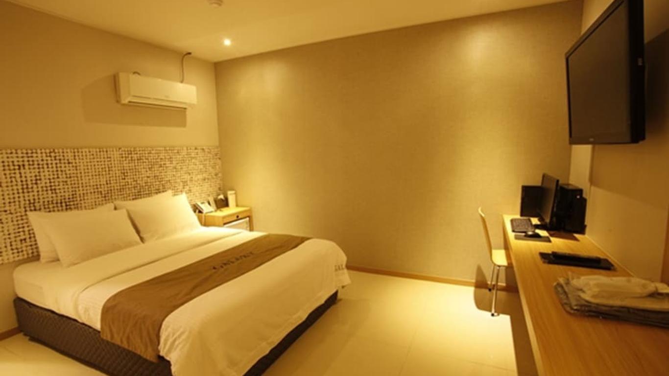 Galaxy Hotel