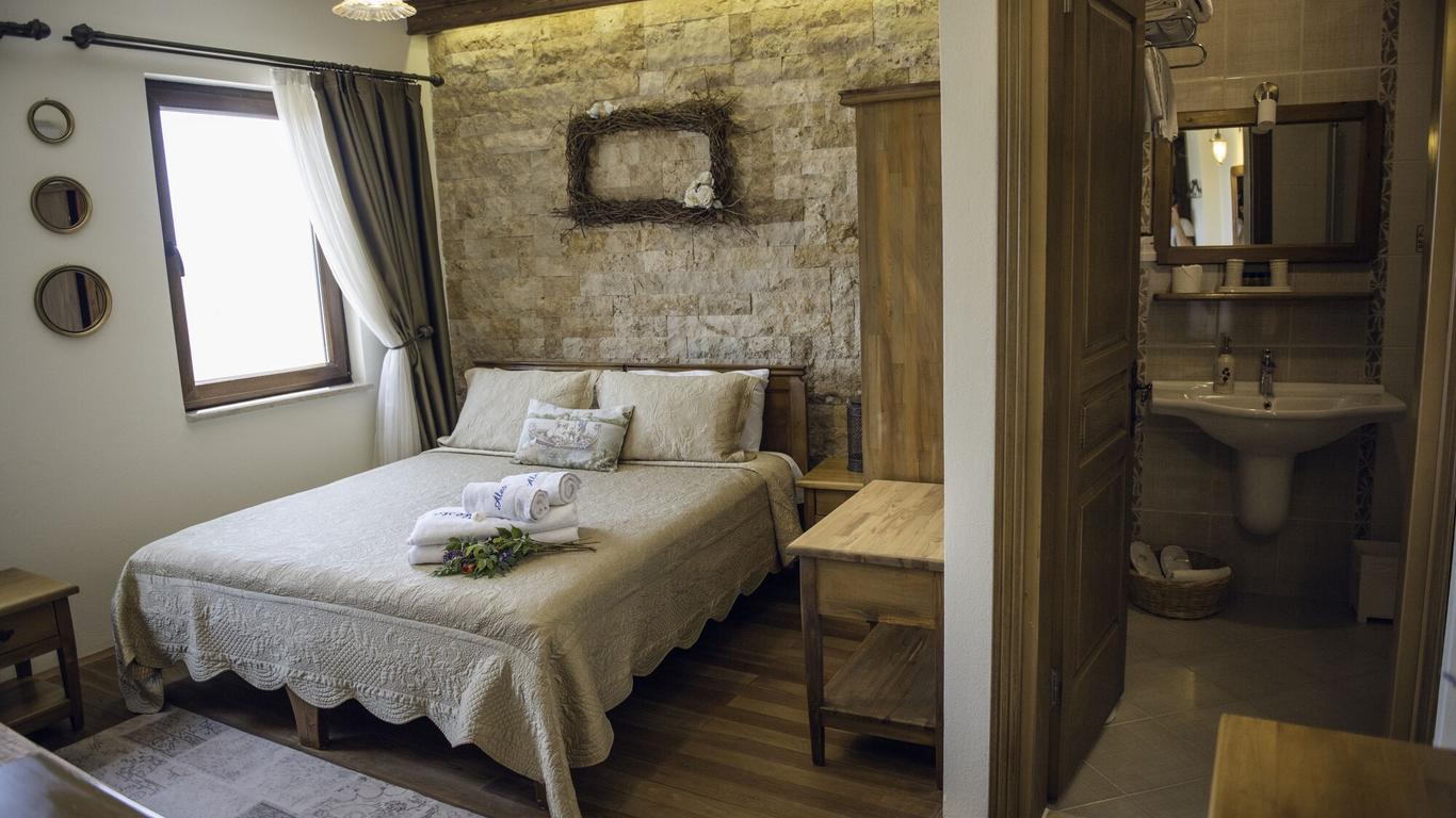Alesta Hotel