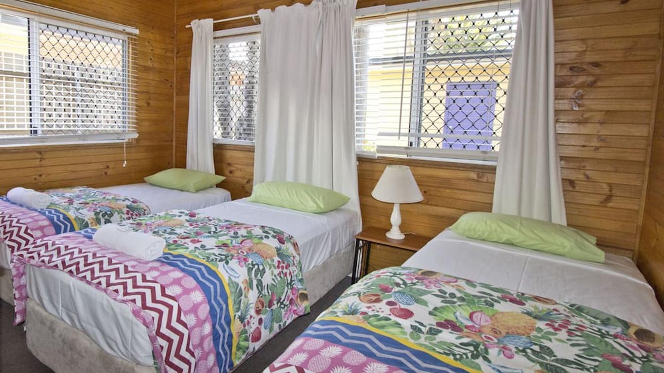 Bargara Gardens Motel & Holiday Villas
