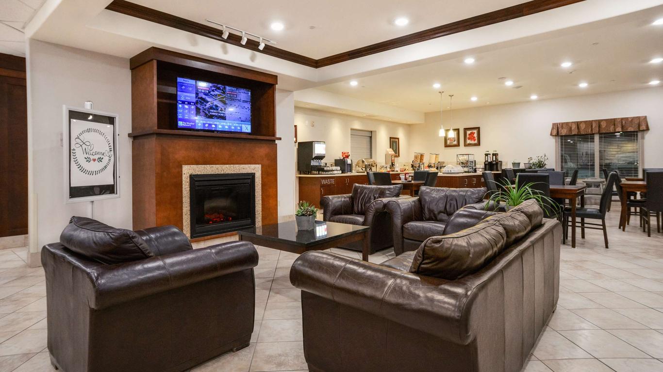 Coast Weyburn Hotel