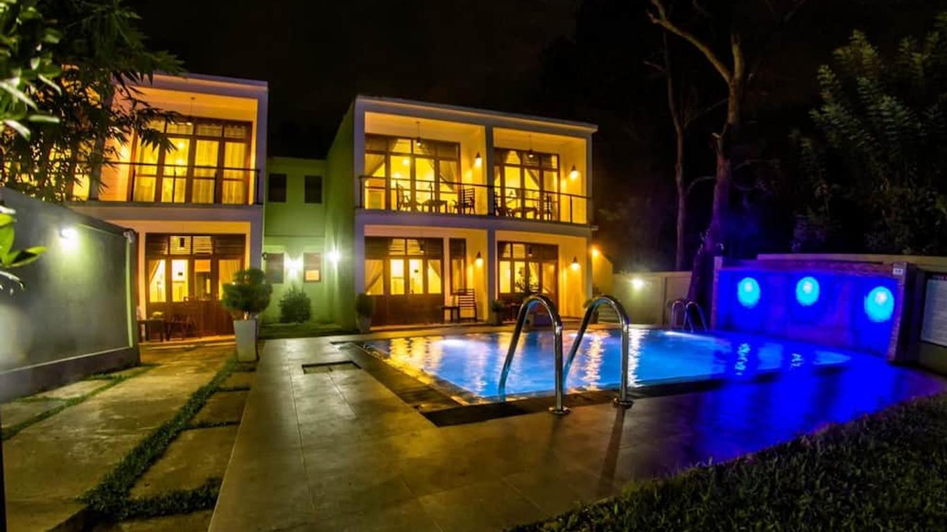 Hotel Athgira