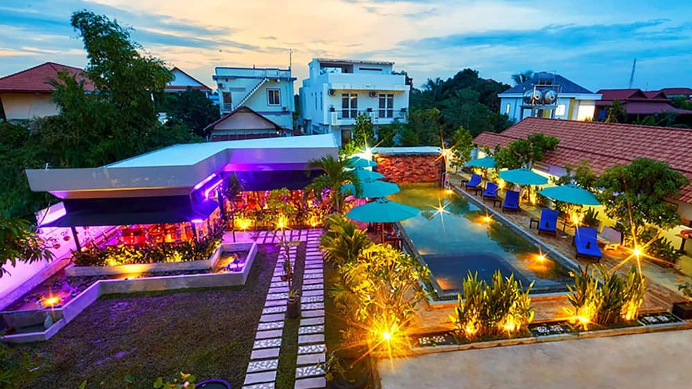 Lilly Holiday Hotel