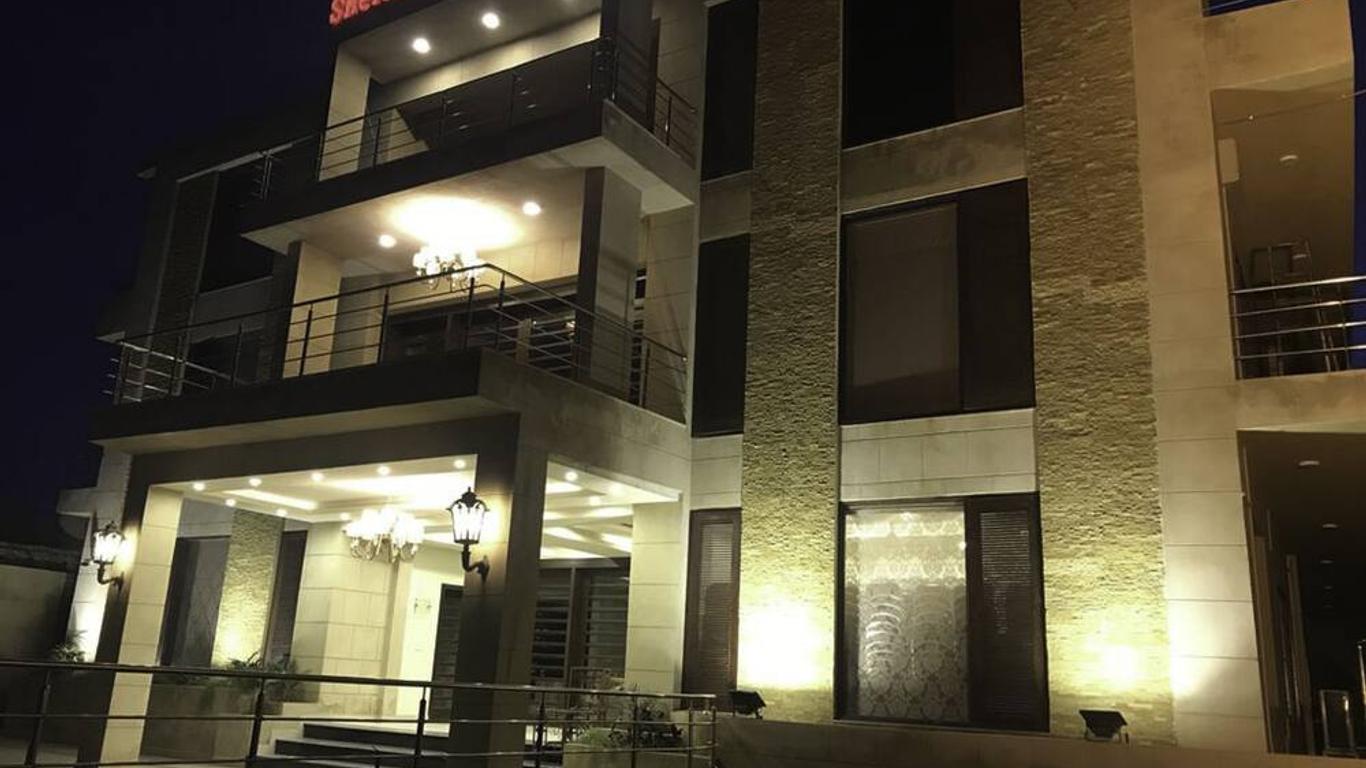 Shelton Hotel