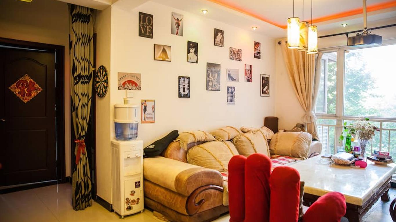 Urban job papas capsule hostel