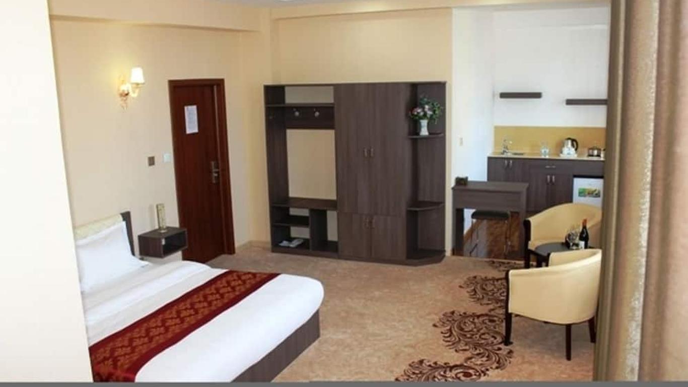 Tsetsen Khangai Hotel